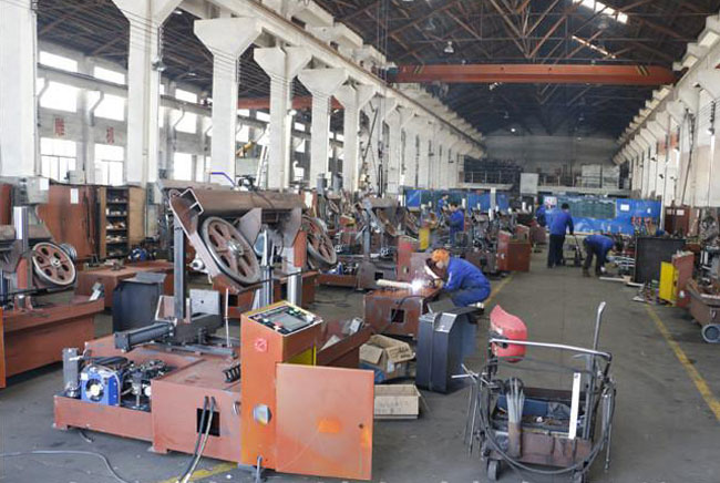 鋸床生產(chǎn)車間 鋸床生產(chǎn)車間